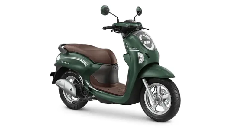 Honda Scoopy 110 green color scooter rental in Uluwatu